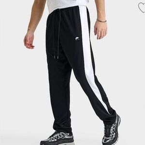 Nike Men's Joggers Standard Fit Taper Leg Regular Length // Size Medium